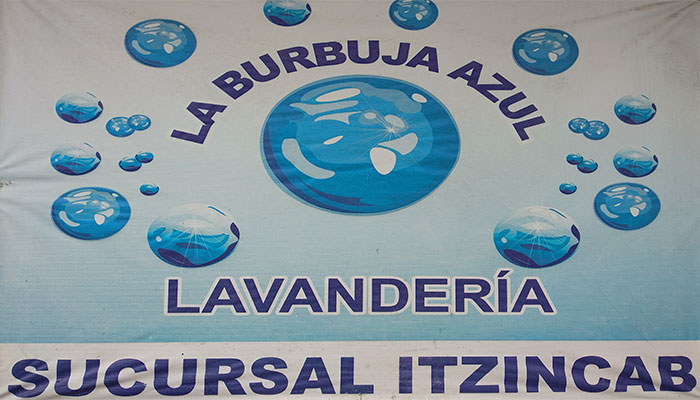 Lavandería "La Burbuja Azul"